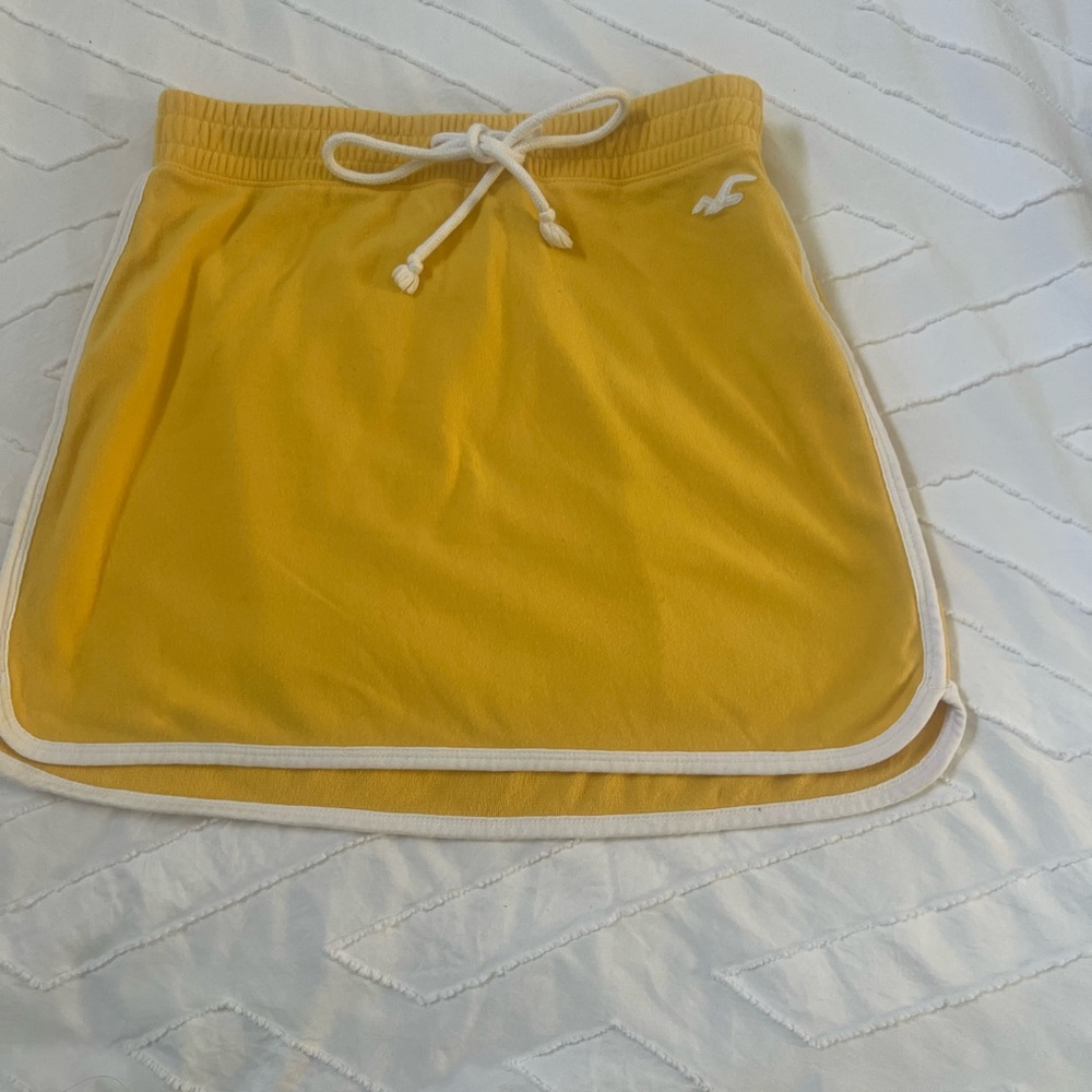 Hollister Yellow Skirt with White Accents